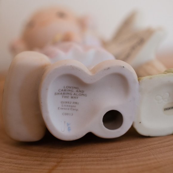 Precious Moments Loving Caring and Sharing Along the Way, 1992, Girl with suitca - Picture 3 of 5